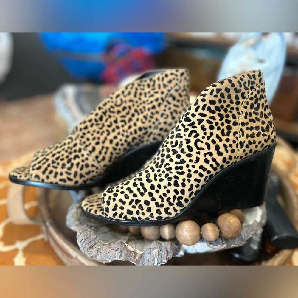 1 State 3” Leopard Print wedges